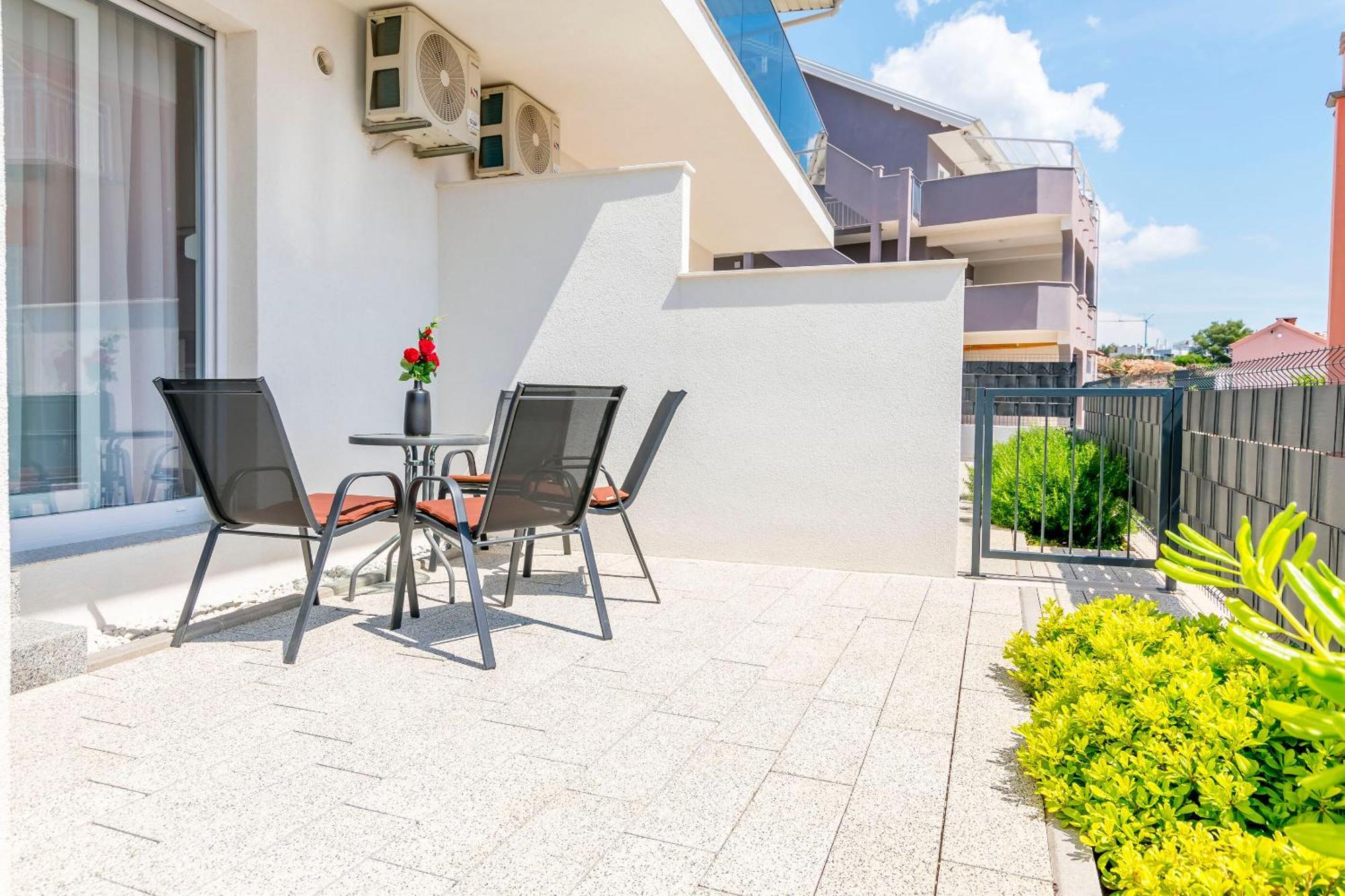 Apartments Tonka Примоштен Номер фото