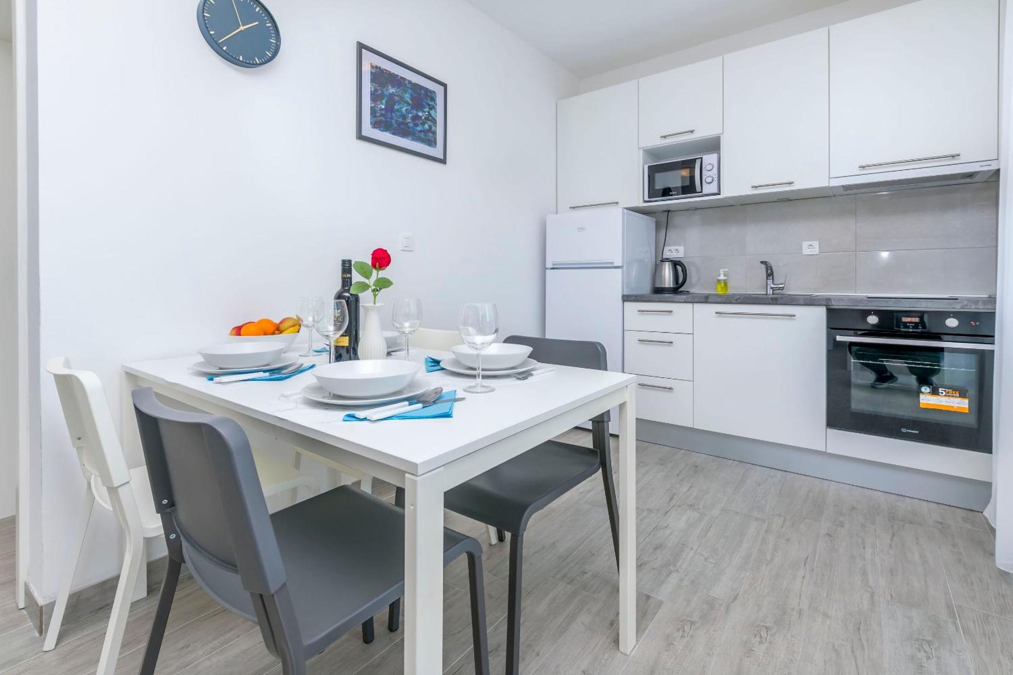 Apartments Tonka Примоштен Номер фото